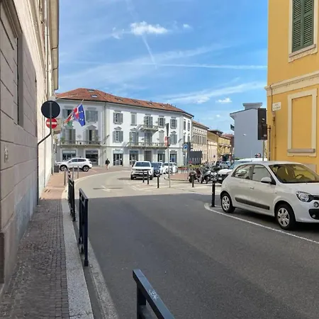 아파트 Firefly Bay Flat - Cozy A Few Steps From Maggiore