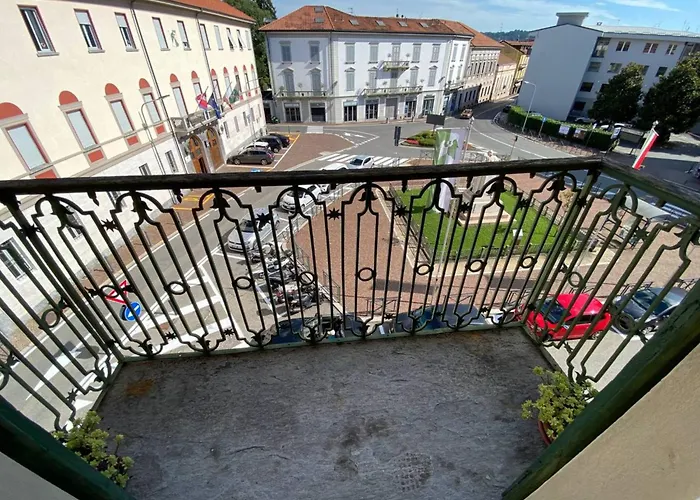 Apartamento Firefly Bay Flat - Cozy A Few Steps From Maggiore Arona